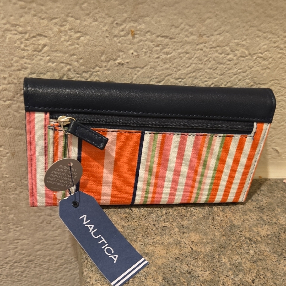 Nautica NWT Money Manager RFID Slim Small Women's Wallet - Picture 2 of 4